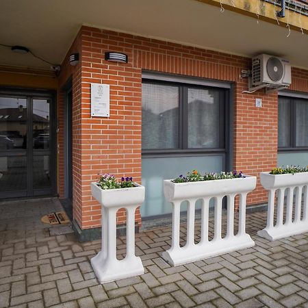 Gelsomino Suite Leonardo Academy, Mxp & Laghi Sesto Calende Ngoại thất bức ảnh