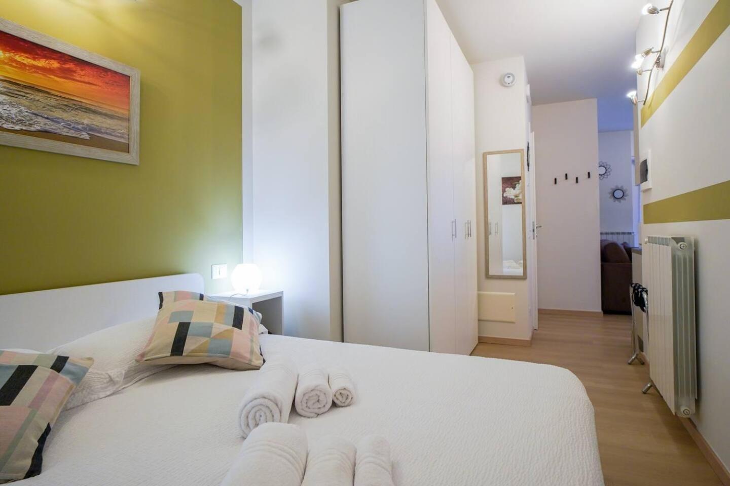 Gelsomino Suite Leonardo Academy, Mxp & Laghi Sesto Calende Ngoại thất bức ảnh