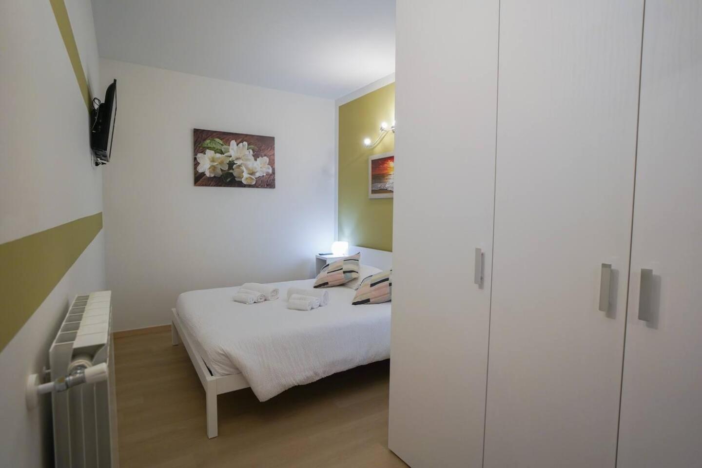 Gelsomino Suite Leonardo Academy, Mxp & Laghi Sesto Calende Ngoại thất bức ảnh