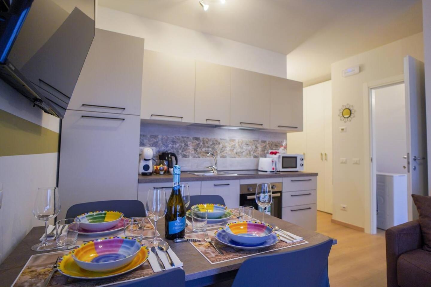 Gelsomino Suite Leonardo Academy, Mxp & Laghi Sesto Calende Ngoại thất bức ảnh